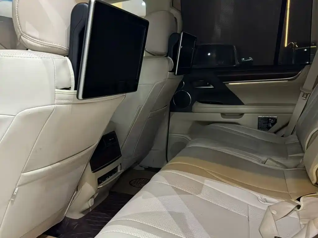 Lexus LX 570 2015 Middle East Edition