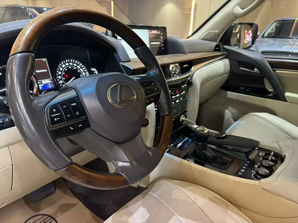 Lexus LX 570 2015 Middle East Edition
