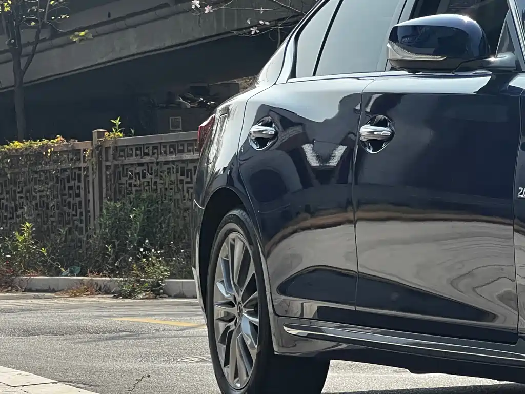 Infiniti Q50L 2.0T