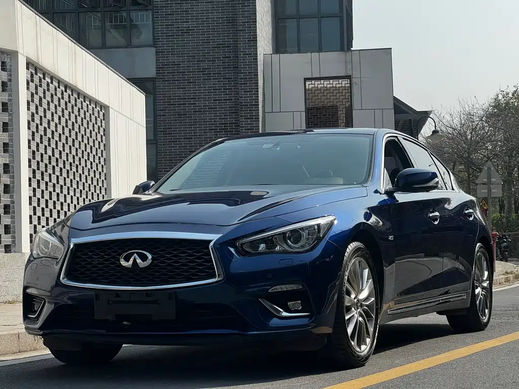 Infiniti Q50L 2.0T