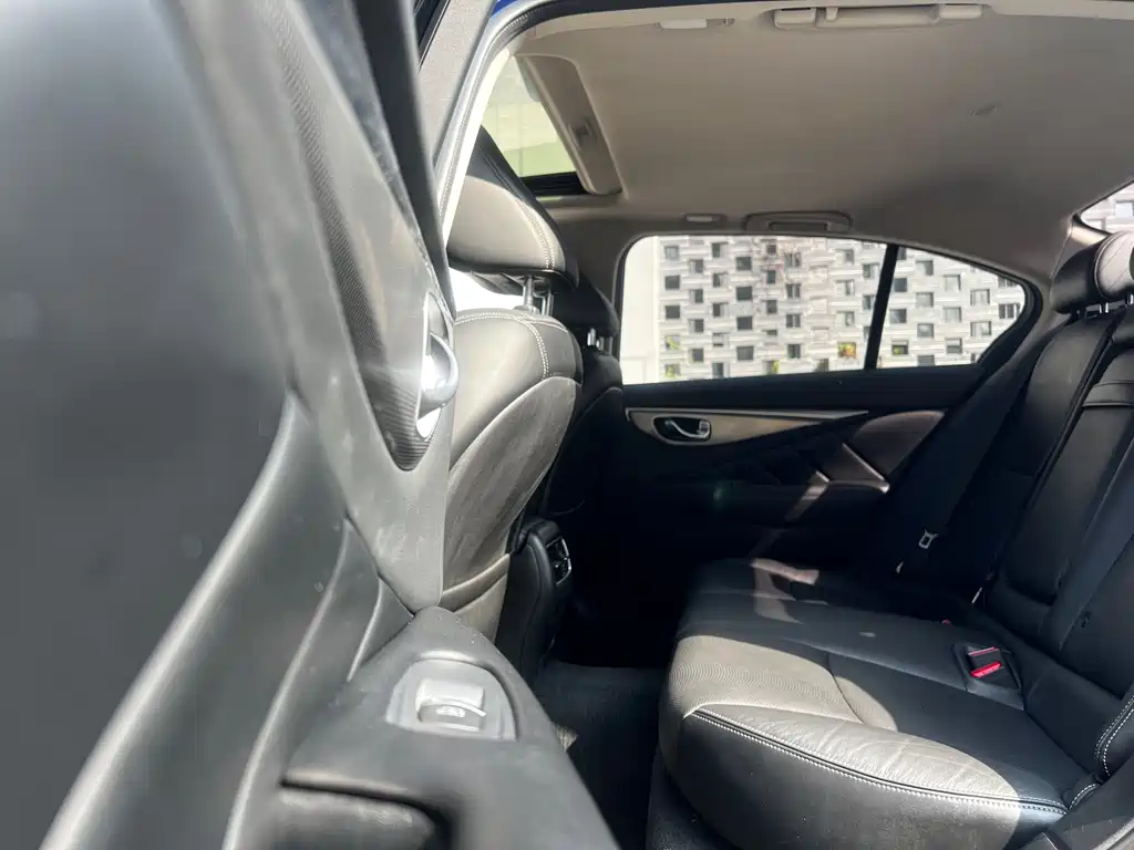 Infiniti Q50L 2.0T