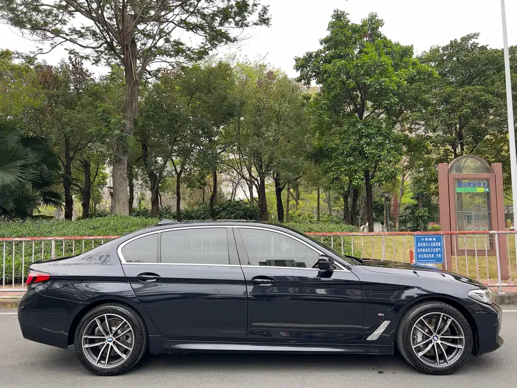 BMW 5 Series PHEV 2021 535Le M Sport Package - фото 4