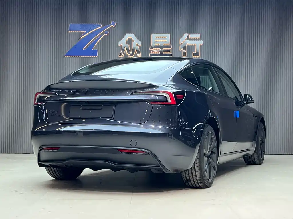 Model 3 RWD (2025 Refresh)