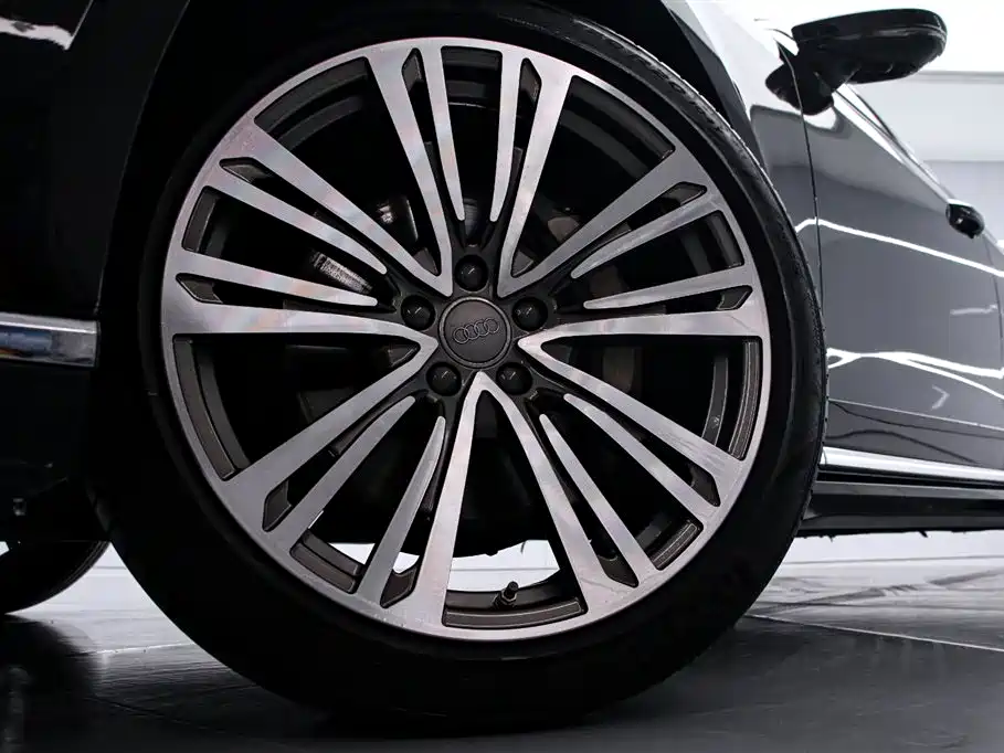 Audi A8L 50 TFSI quattro Comfort 2021