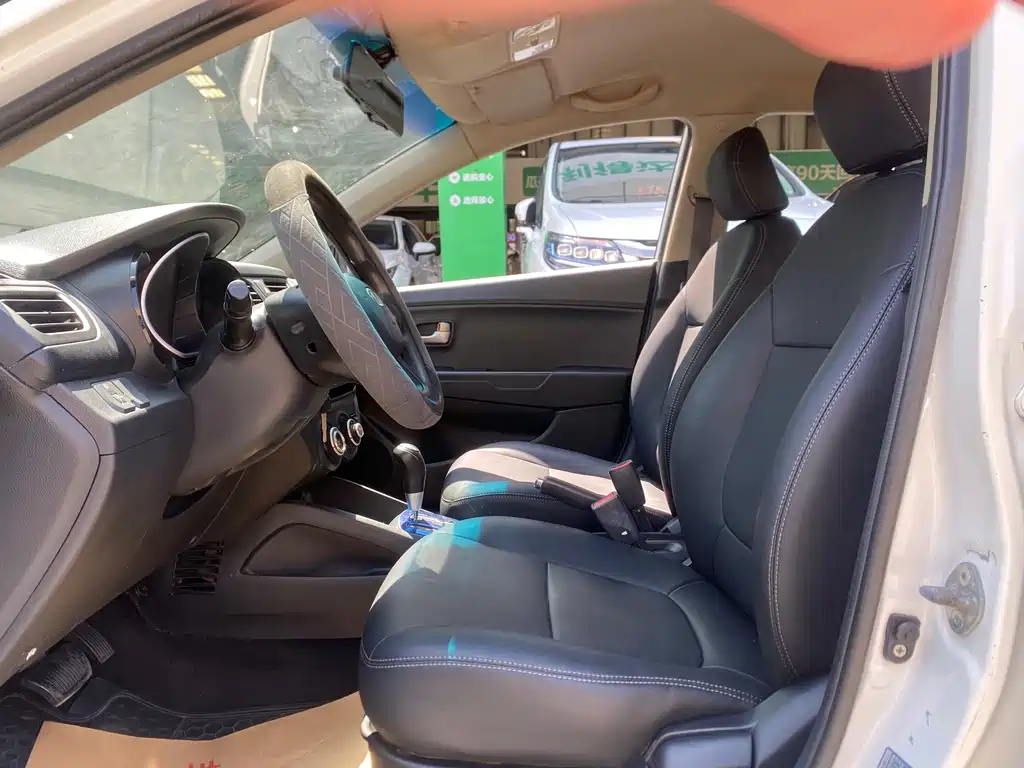 Kia K2 2011 Sedan 1.4L AT GLS