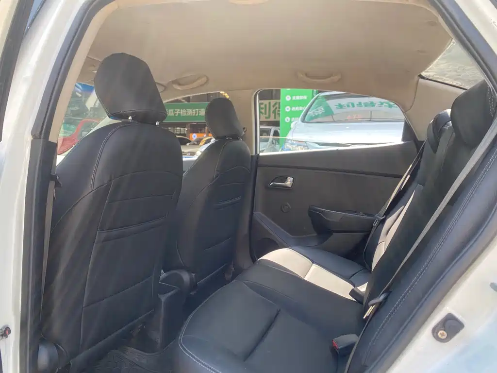 Kia K2 2011 Sedan 1.4L AT GLS