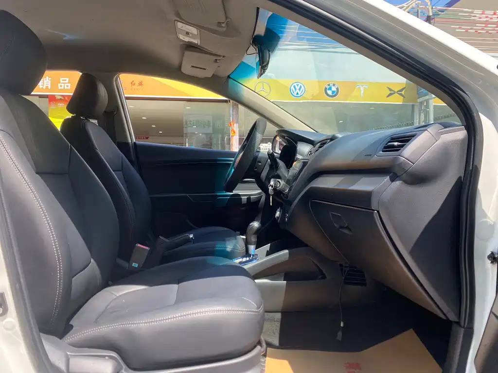Kia K2 2011 Sedan 1.4L AT GLS