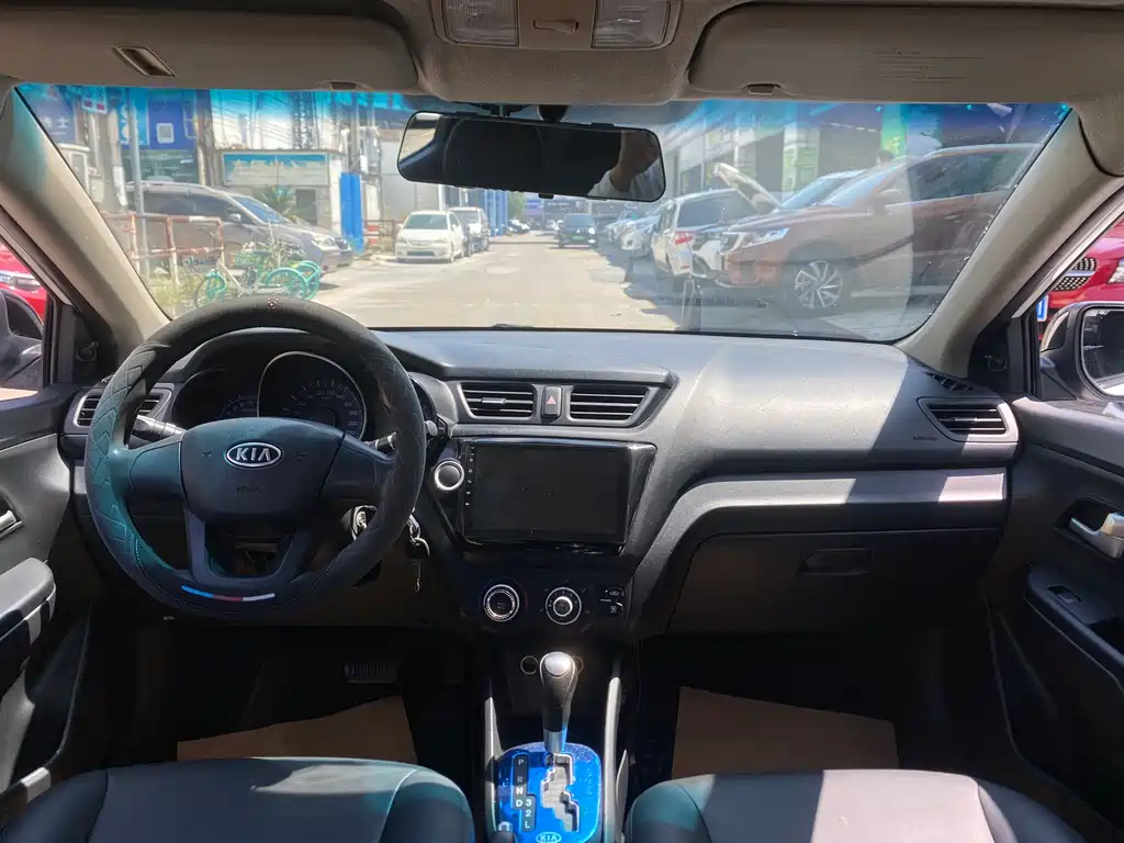 Kia K2 2011 Sedan 1.4L AT GLS