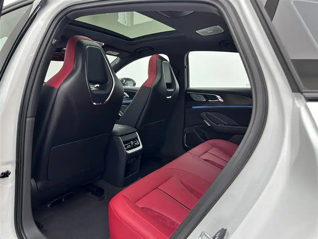 Hongqi H6 2025 2.0T Zhi Shang Edition