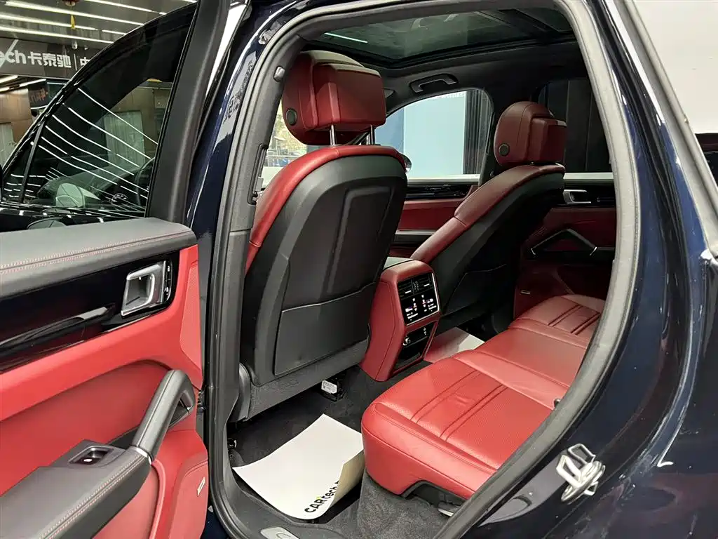 Porsche Cayenne 2022 Platinum Edition