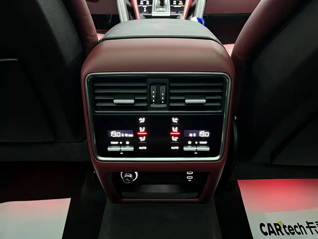 Porsche Cayenne 2022 Platinum Edition