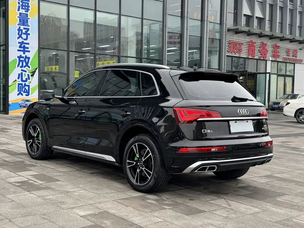 Audi Q5L 2022 40 TFSI Fashion Dynamic Trim