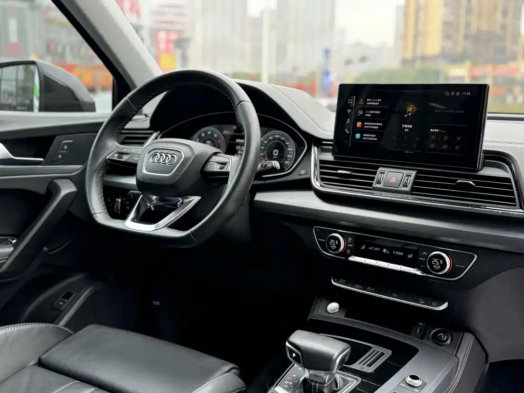 Audi Q5L 2022 40 TFSI Fashion Dynamic Trim