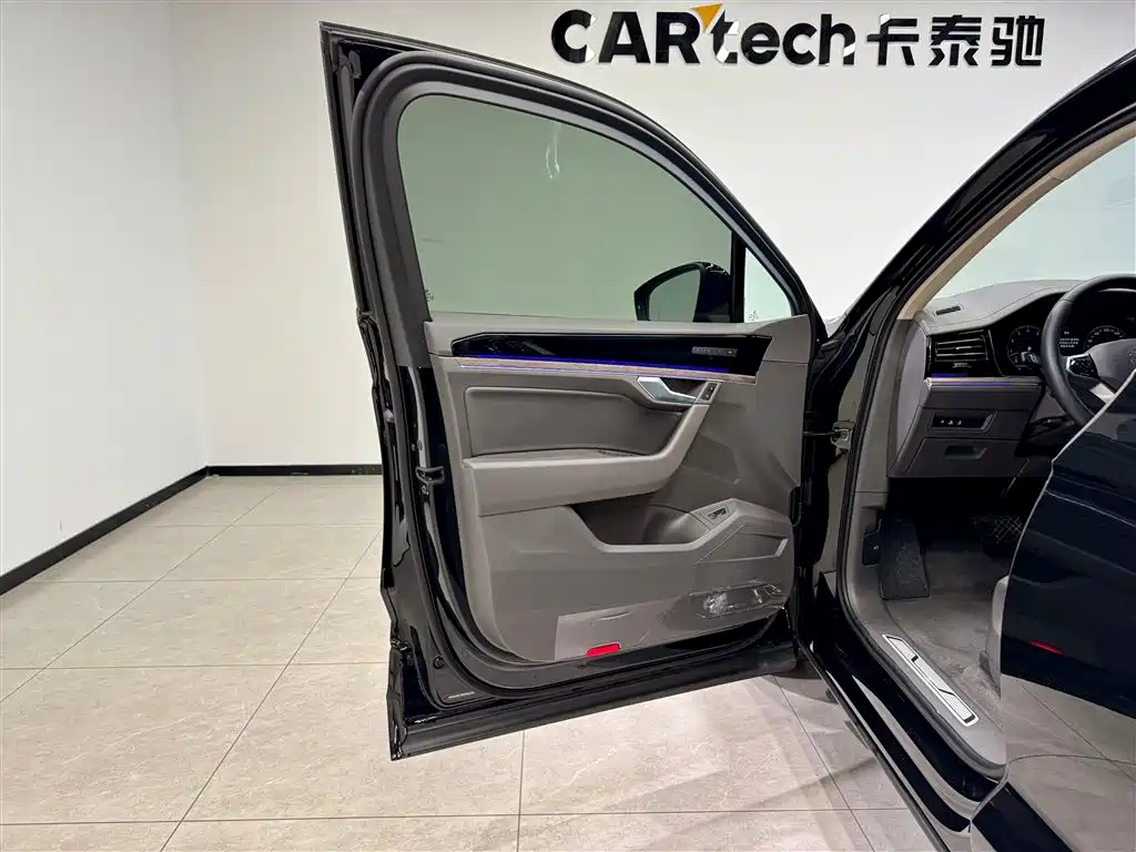 Touareg 2023 3.0TSI R-Line Black Edition