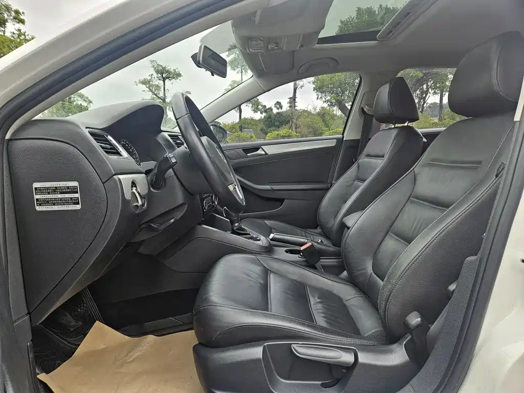 Volkswagen Sagitar 2012 1.4TSI Automatic Luxury Edition