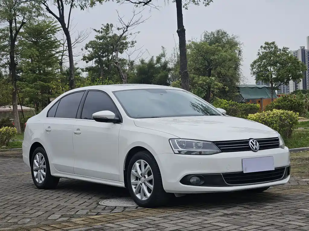 Volkswagen Sagitar 2012 1.4TSI Automatic Luxury Edition
