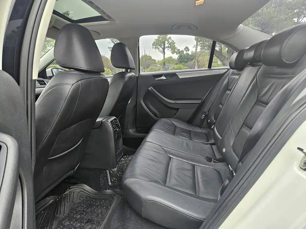 Volkswagen Sagitar 2012 1.4TSI Automatic Luxury Edition