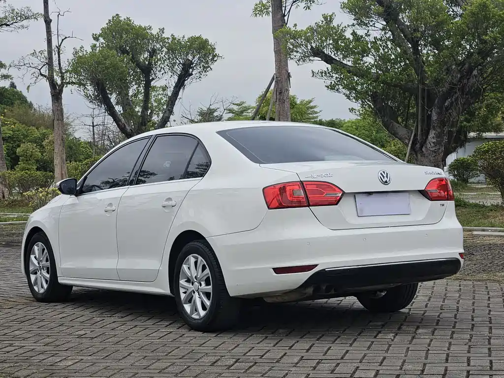 Volkswagen Sagitar 2012 1.4TSI Automatic Luxury Edition