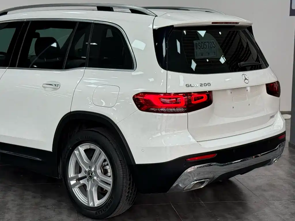 Mercedes-Benz GLB 200 2021