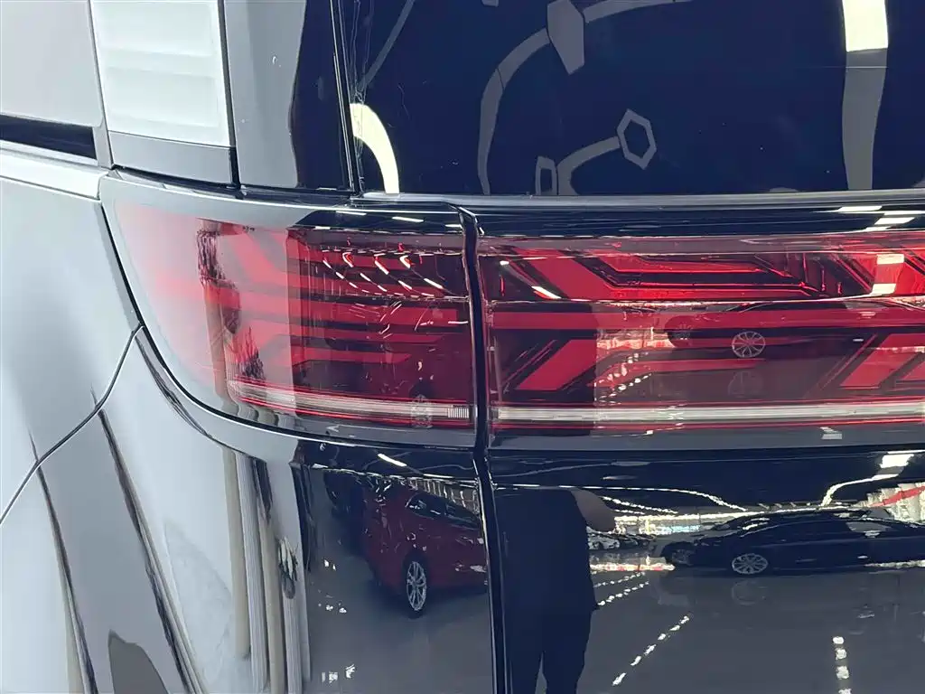 Denza D9 2024 DM-i 980 AWD Zunjong Edition