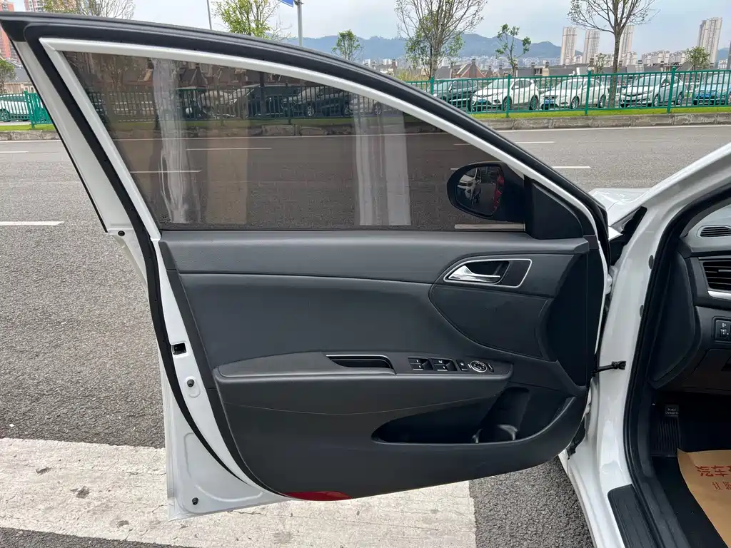 Hyundai Mistra 2017 1.6T Auto Intelligent GLS China V