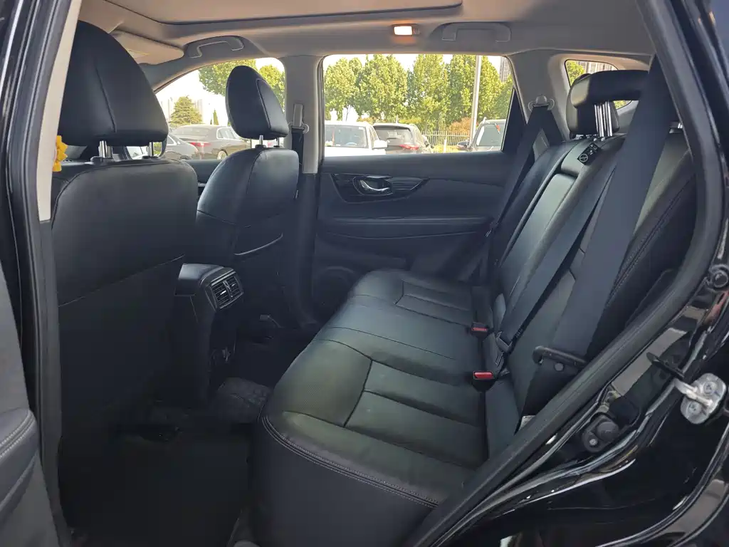 Nissan X-Trail 2023 Classic 2.0L 2WD Smart Connect Premium Edition