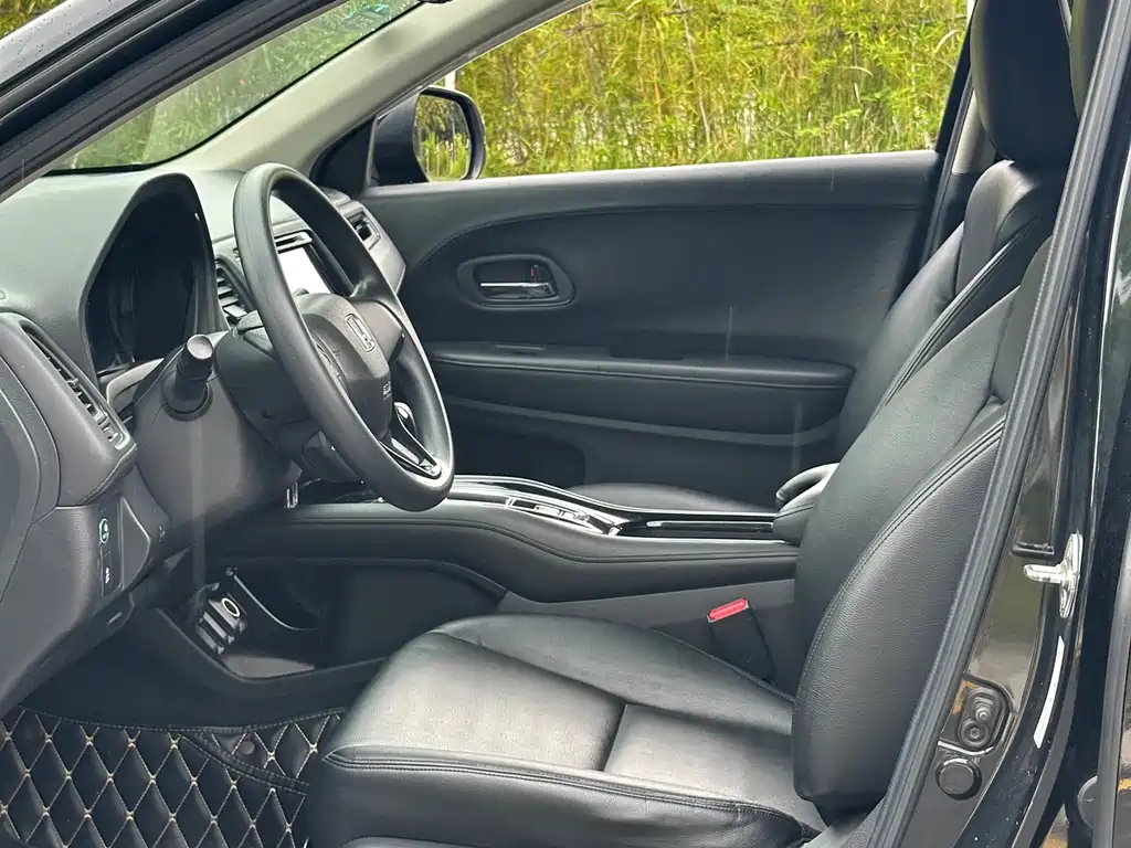 Honda Vezel 2015 1.5L CVT 2WD Comfort