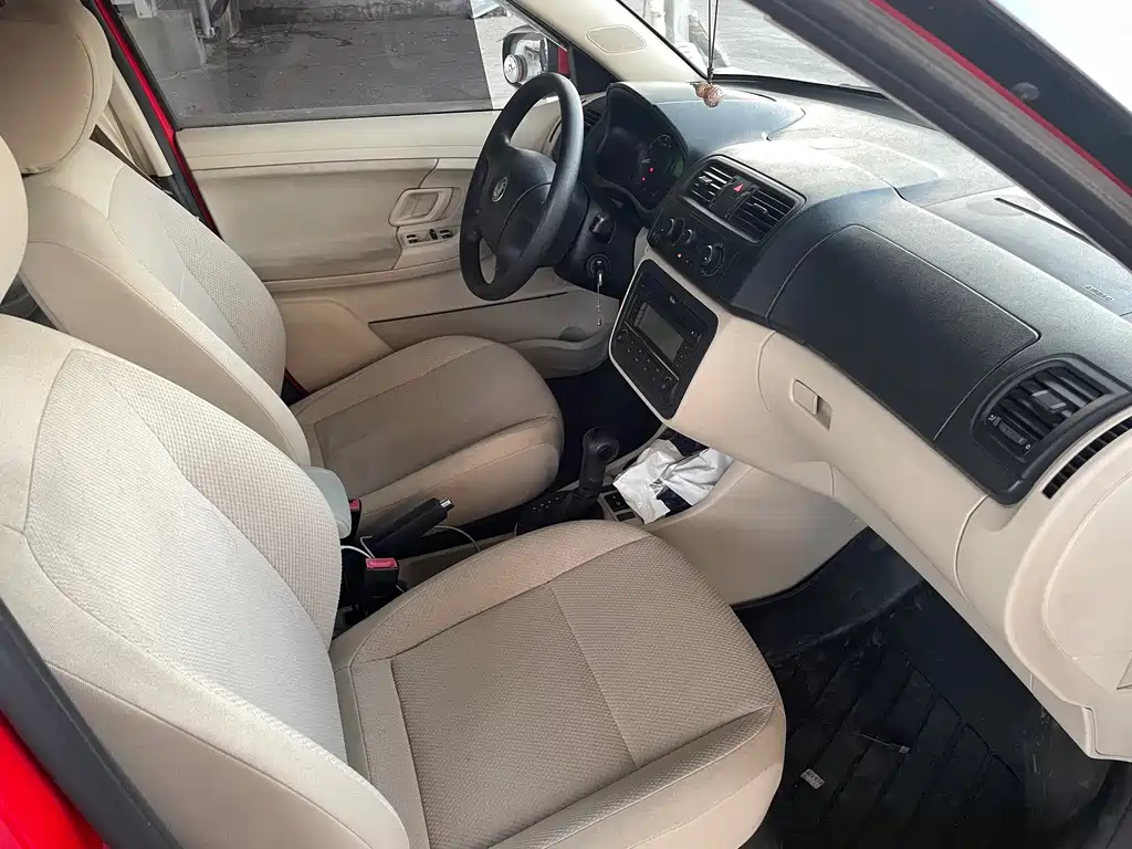 Skoda Fabia 2011 1.4L Automatic Jingling Edition