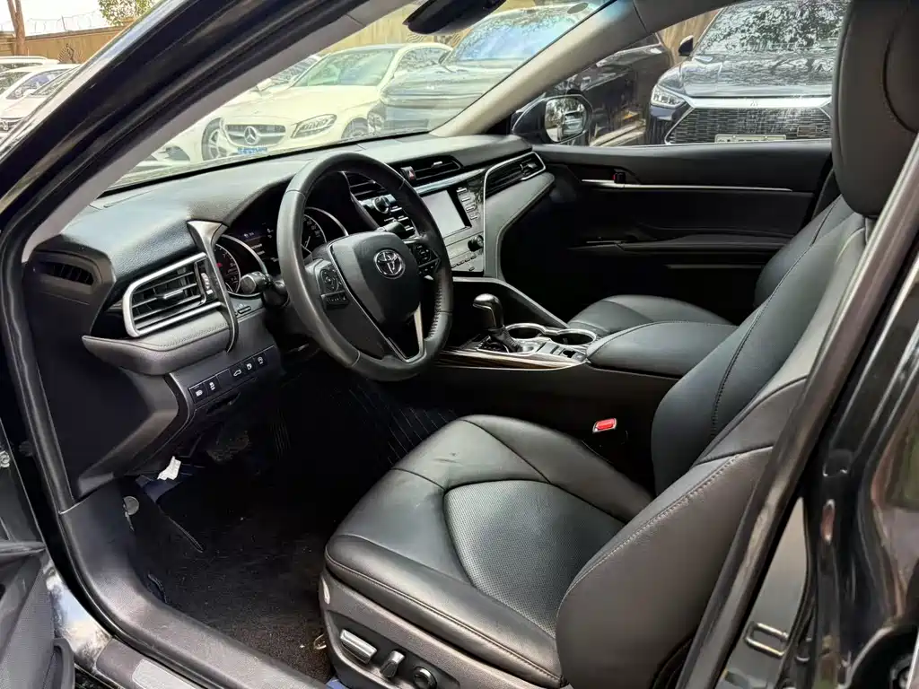 Toyota Camry 2018 2.0G Luxury Edition