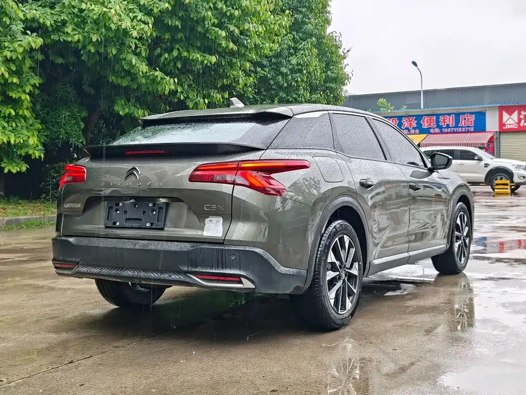 凡尔赛C5 X 2022款 1.6T 势不凡 虎年开门红版