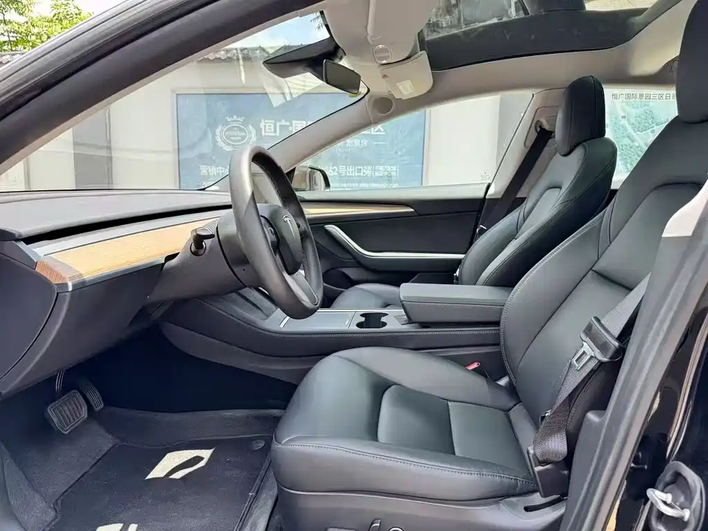 Model 3 2022 Rear-Wheel Drive