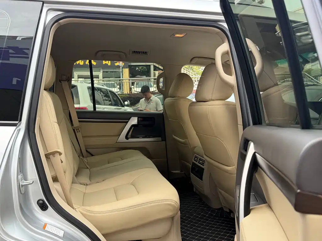 Land Cruiser (Import) 2020 4.5L Diesel Middle East Edition