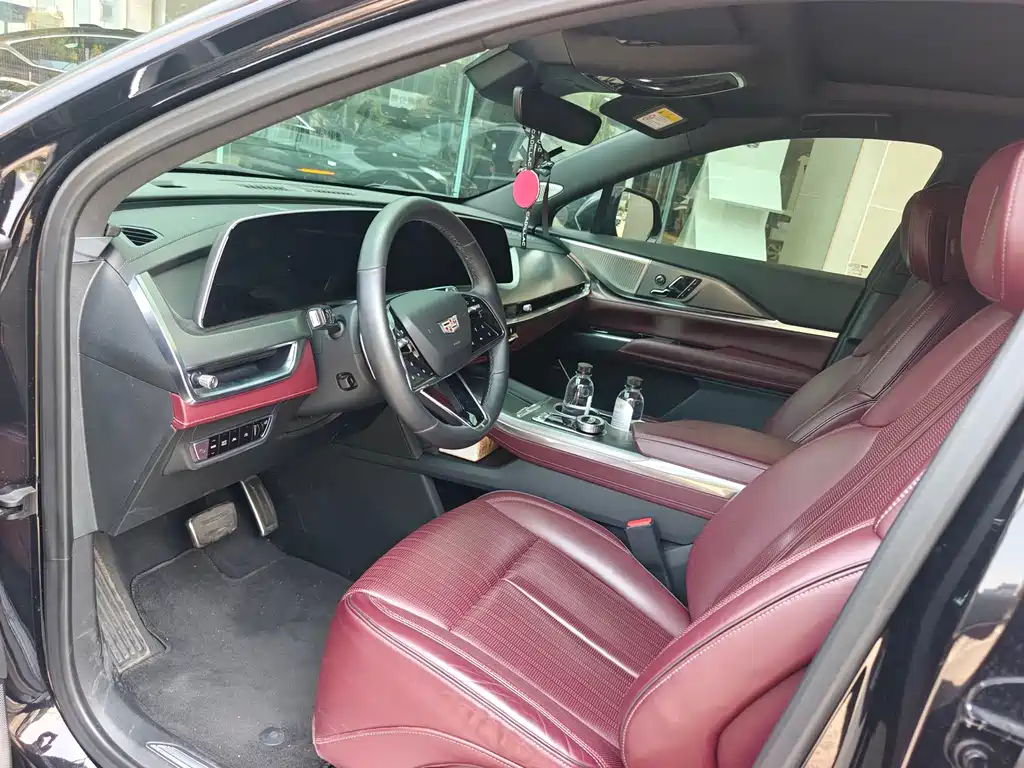 Cadillac XT5 2024 2.0T AWD Platinum