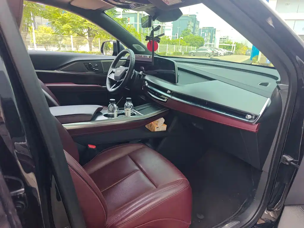 Cadillac XT5 2024 2.0T AWD Platinum