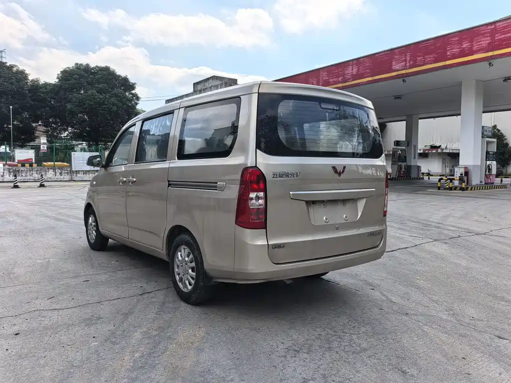 Wuling Rongguang V 2016 1.5L Standard Edition
