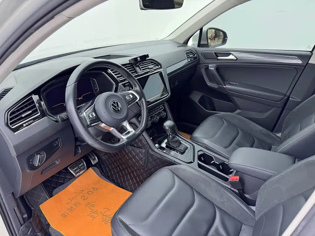 Volkswagen Tiguan L 2021 330TSI Automatic FWD R-Line Yuexiang Edition