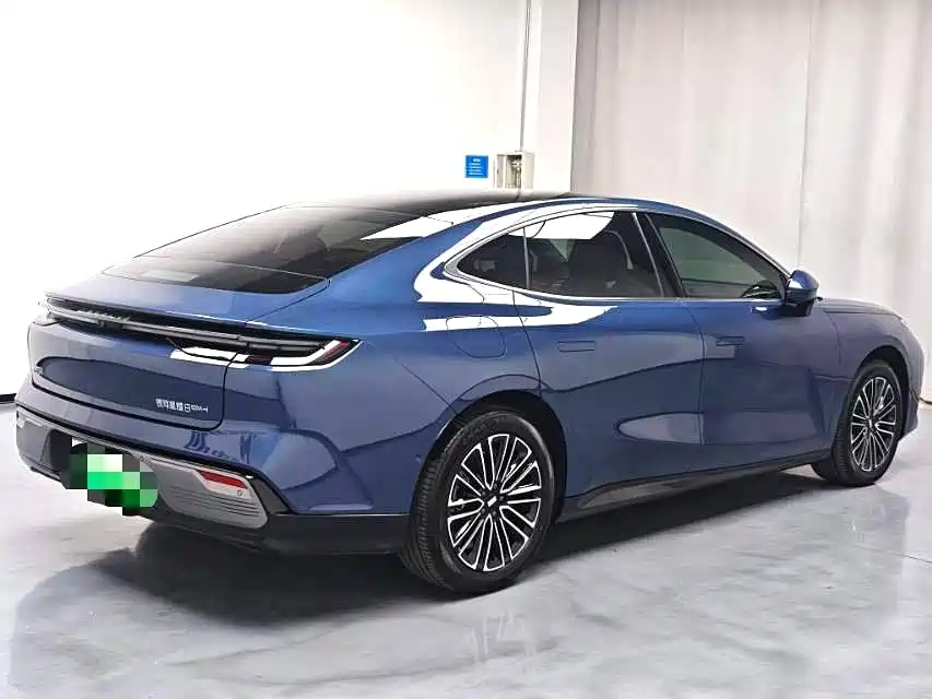 Geely Galaxy Xingyao 8 2025 130km EM-i Prestige Edition