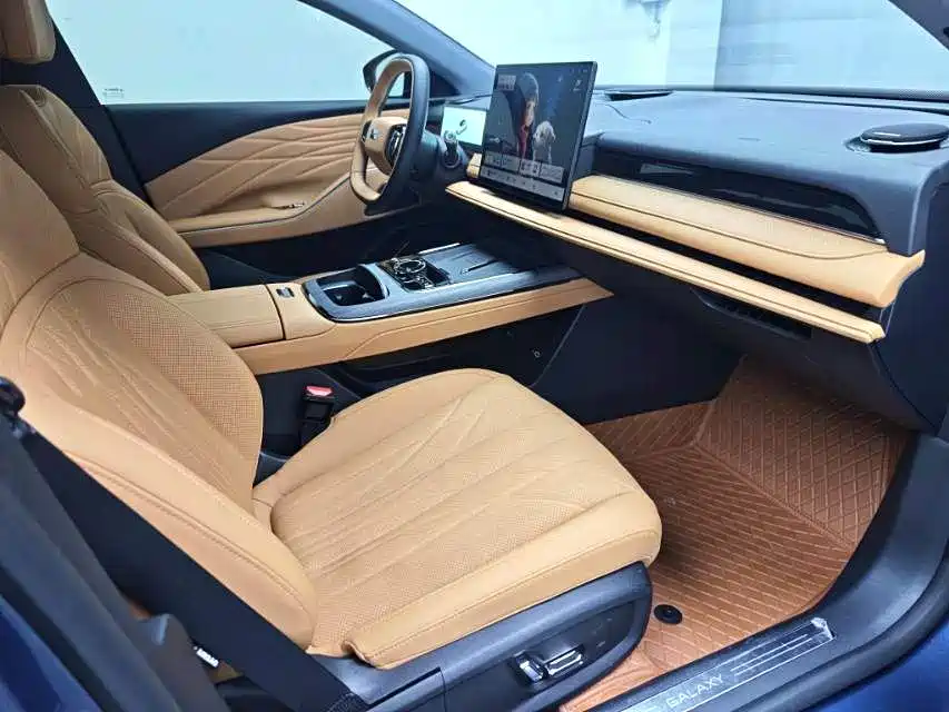Geely Galaxy Xingyao 8 2025 130km EM-i Prestige Edition