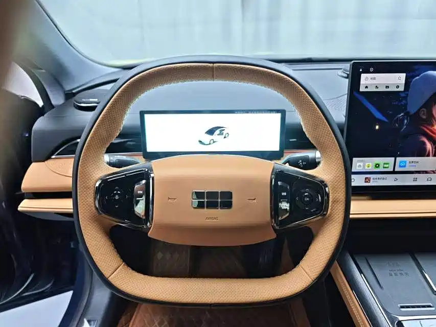 Geely Galaxy Xingyao 8 2025 130km EM-i Prestige Edition