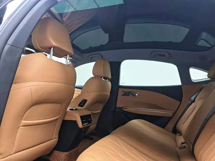 Geely Galaxy Xingyao 8 2025 130km EM-i Prestige Edition