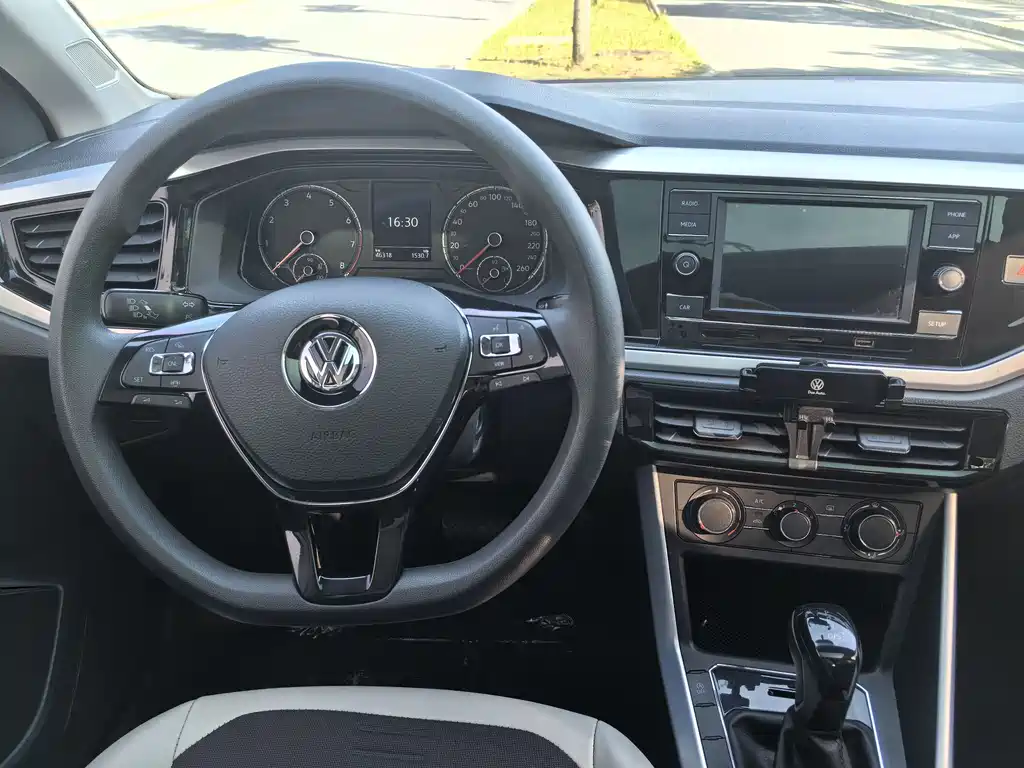 Volkswagen Polo Plus 2019 1.5L Automatic Colorful Tech Edition