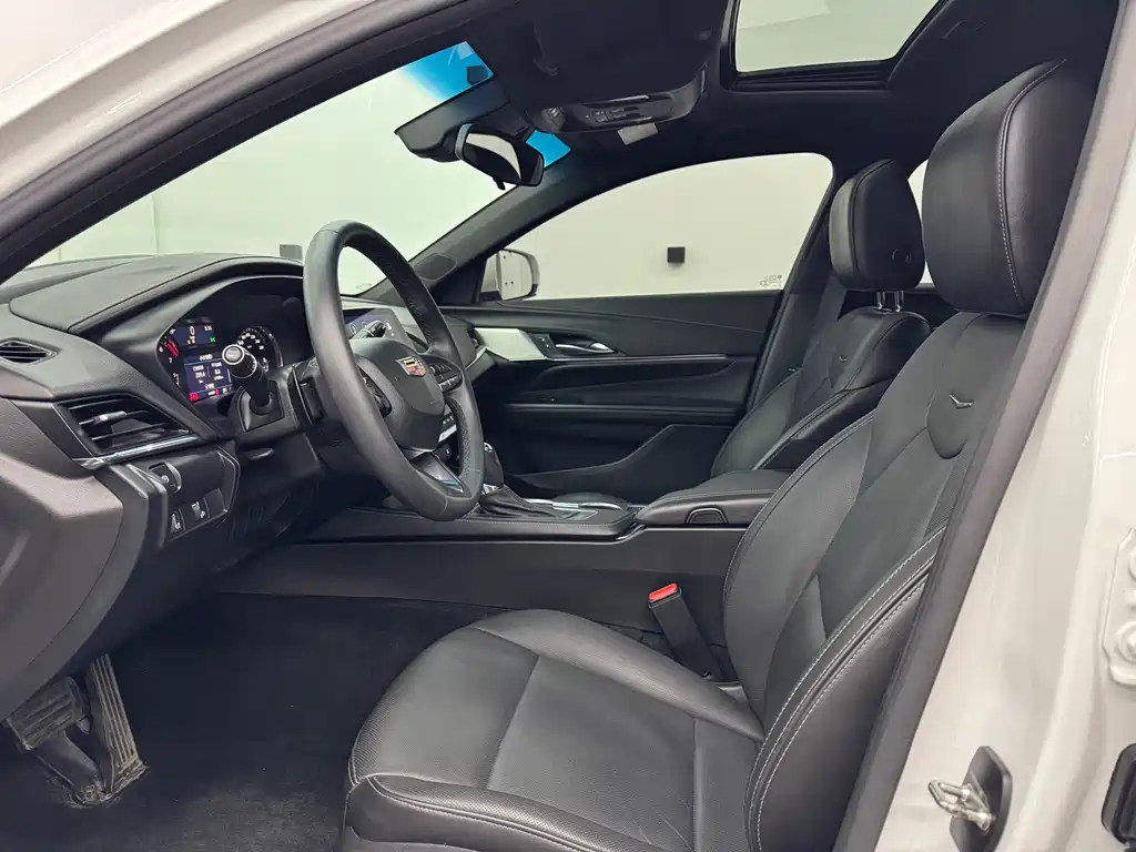 Cadillac CT4 2022 28T Luxury