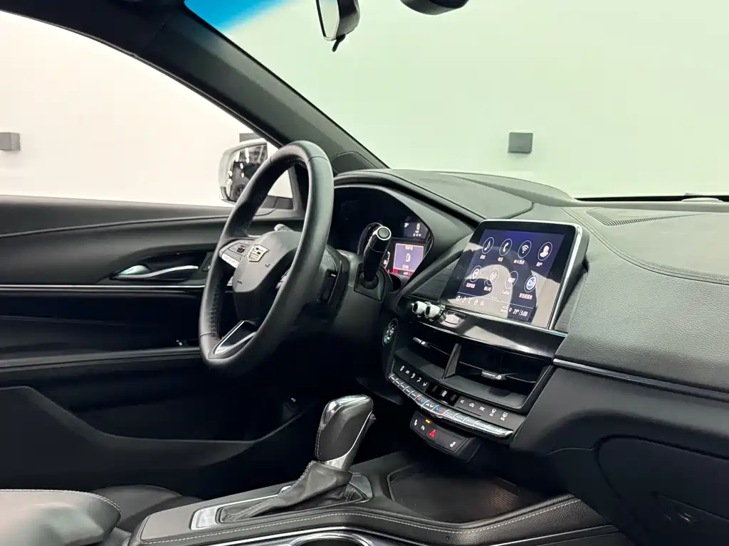 Cadillac CT4 2022 28T Luxury