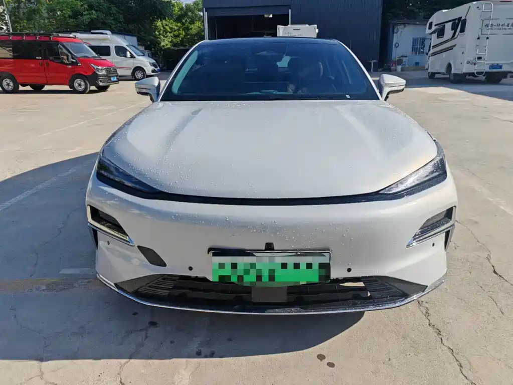 Galaxy Xingyao 8 2025 130km EM-i Prestige Edition