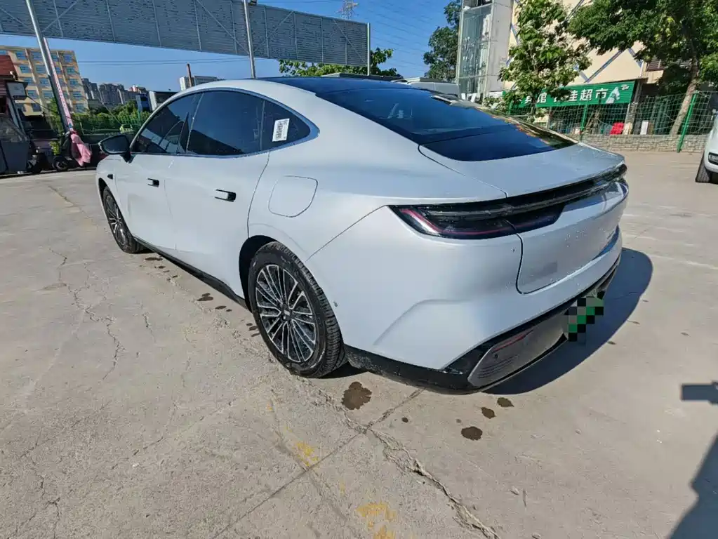 Galaxy Xingyao 8 2025 130km EM-i Prestige Edition
