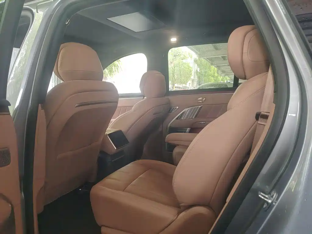 Onvo L90 2025 Max 6-Seater Edition