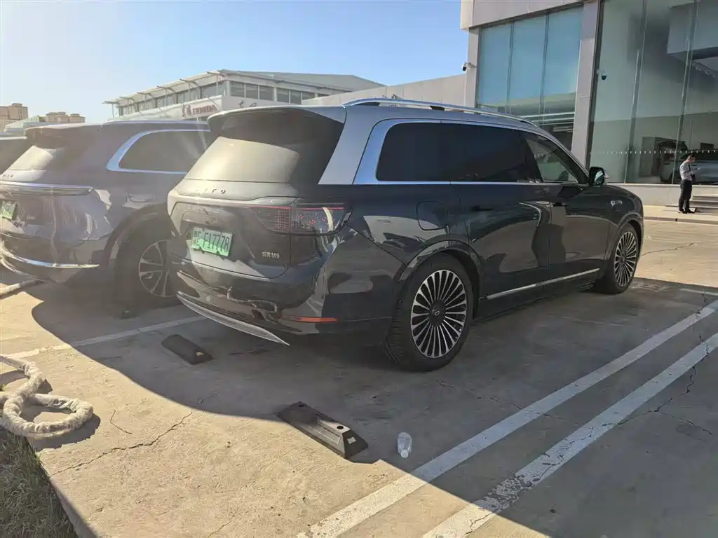 AITO M9 2025 EREV Ultra 52kWh 6-Seater (192-Line LiDAR)