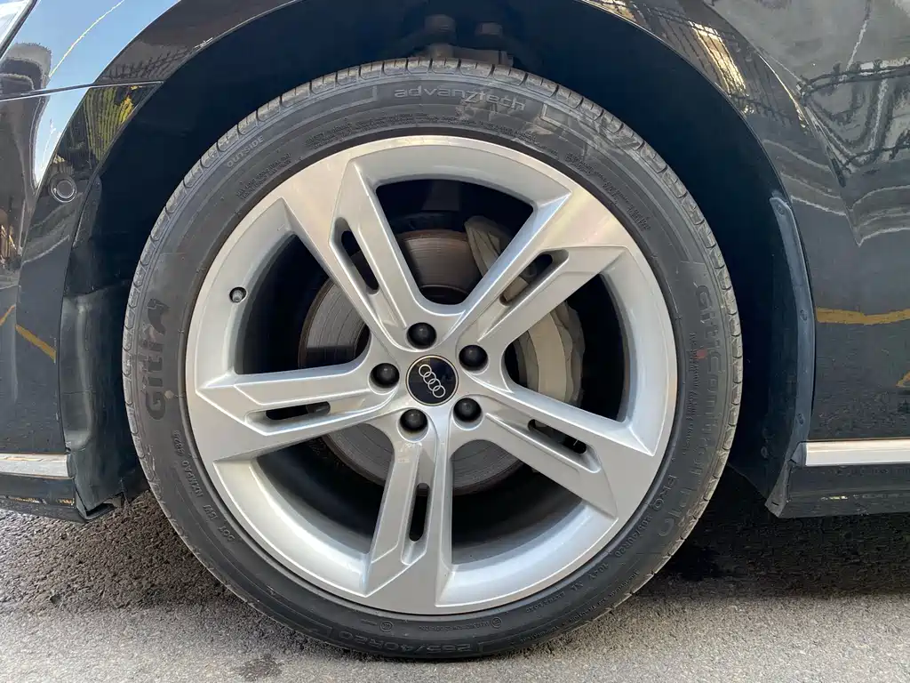 Audi A8L 50 TFSI quattro 2024