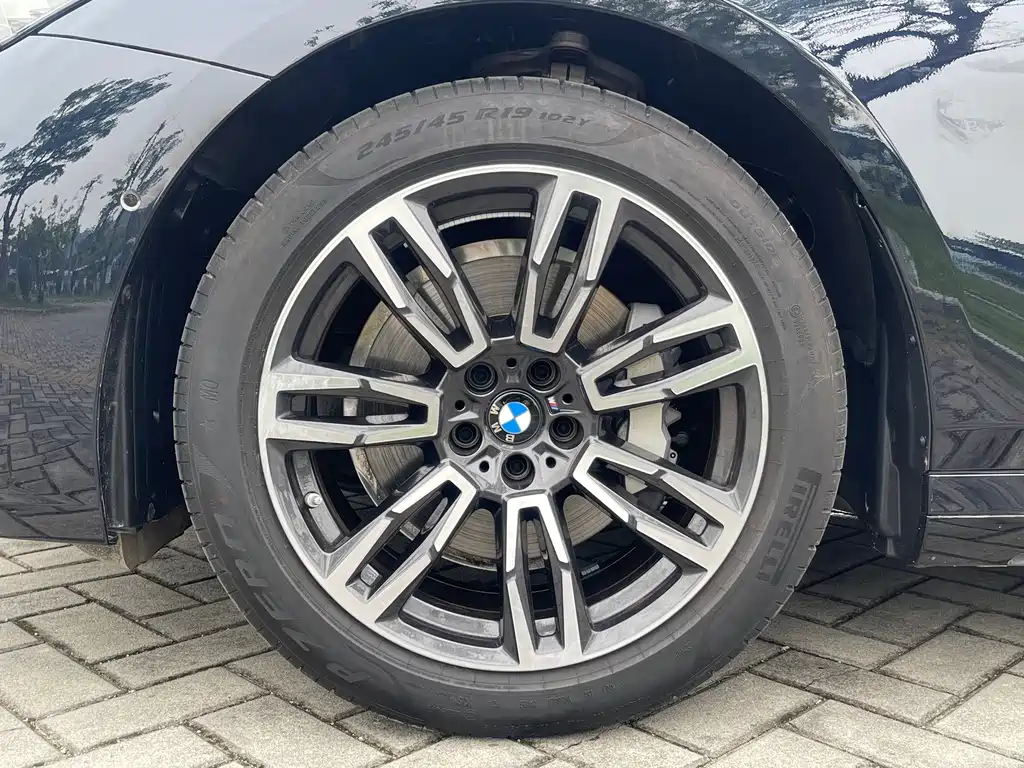 BMW 5 Series 2026 530Li Leading Edition M Sport Package