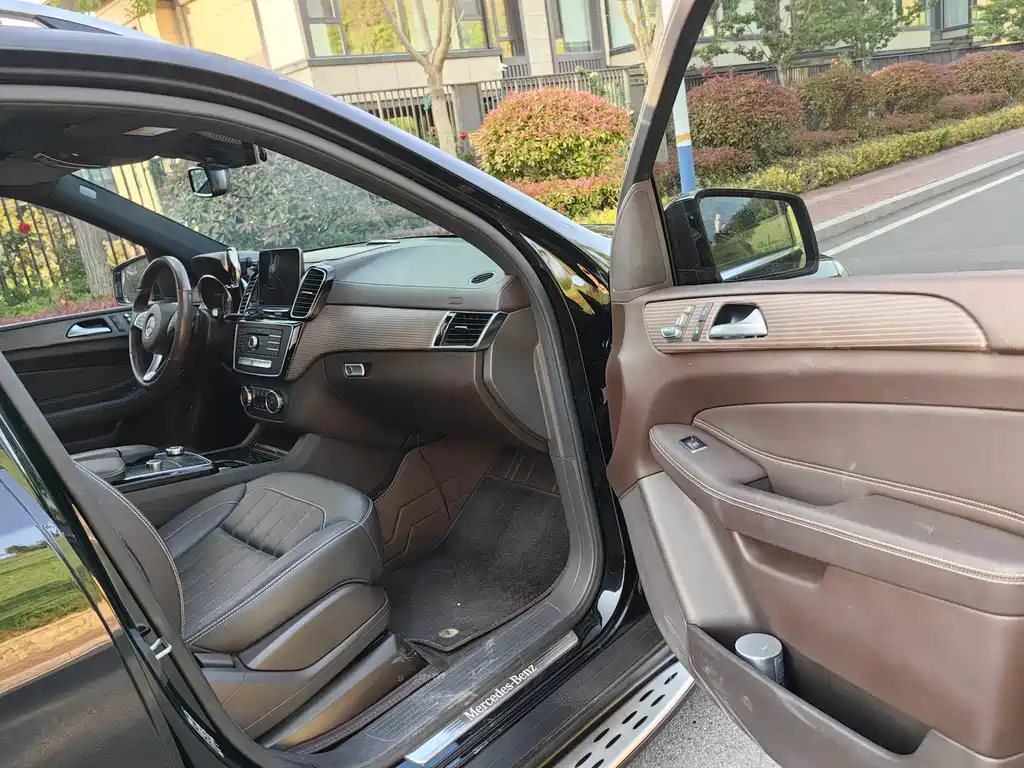 Mercedes-Benz GLE 400 4MATIC Collector's Edition